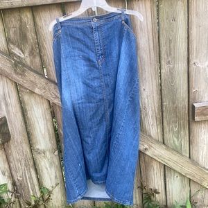 Long blue Jean skirt size 22W